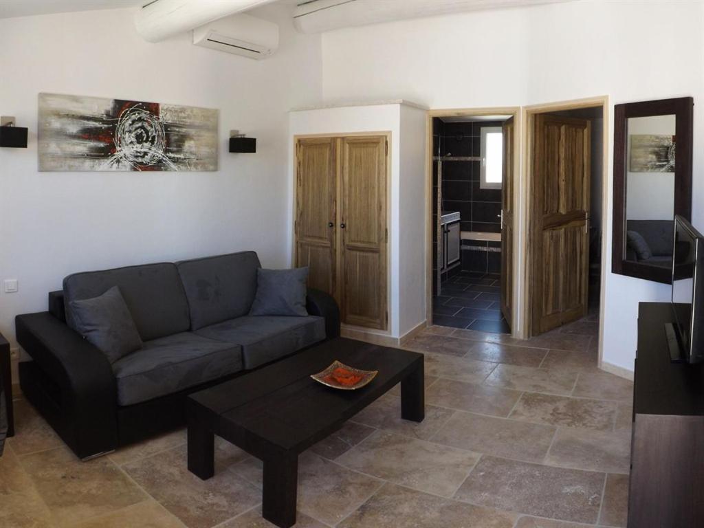 Mas Dansavan Chambres D'Hotes Oppède Esterno foto