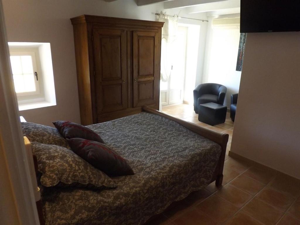 Mas Dansavan Chambres D'Hotes Oppède Esterno foto