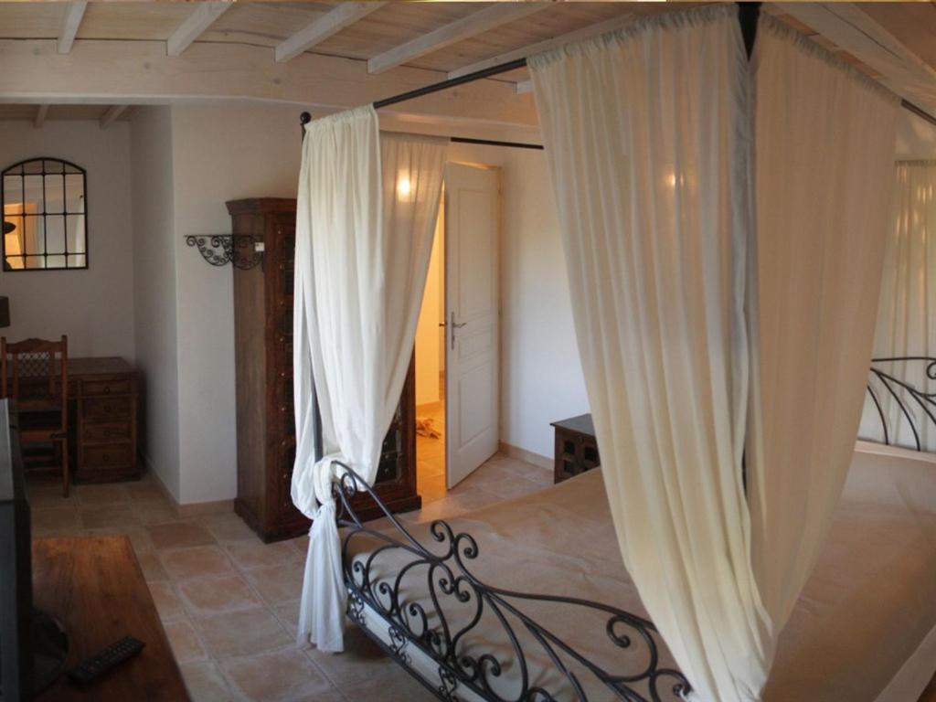 Mas Dansavan Chambres D'Hotes Oppède Esterno foto